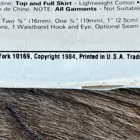 1980’s McCall’s 9016 Liz Claiborne Sewing Patterns - Picture 3 of 4